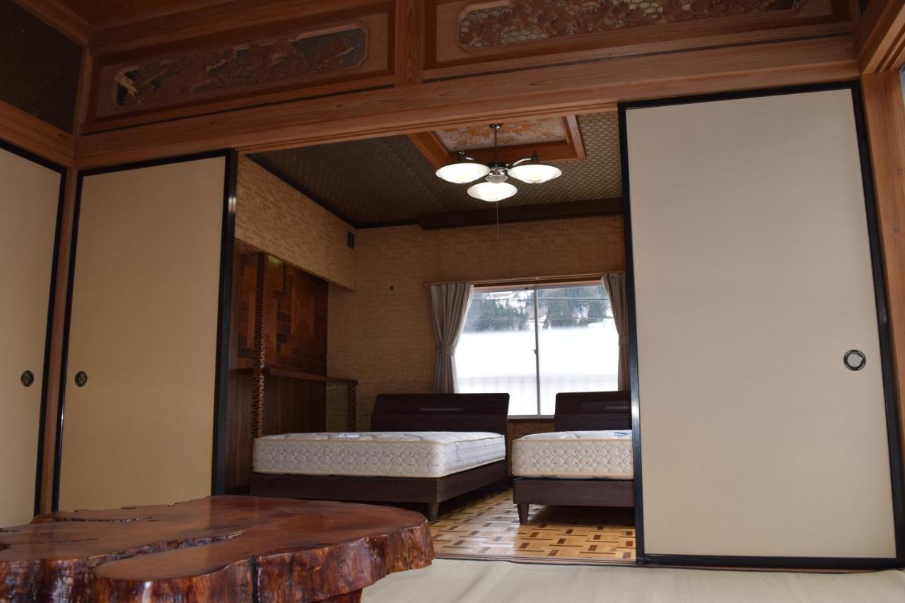 Hotel Gokayama Base Nanto Esterno foto